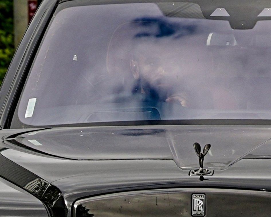 liverpools-mohamed-salah-arrives-axa-1008391807